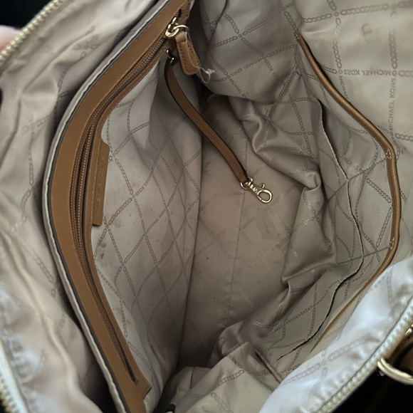 Large Cream Micheal Kors Bag - Picture 4 of 7